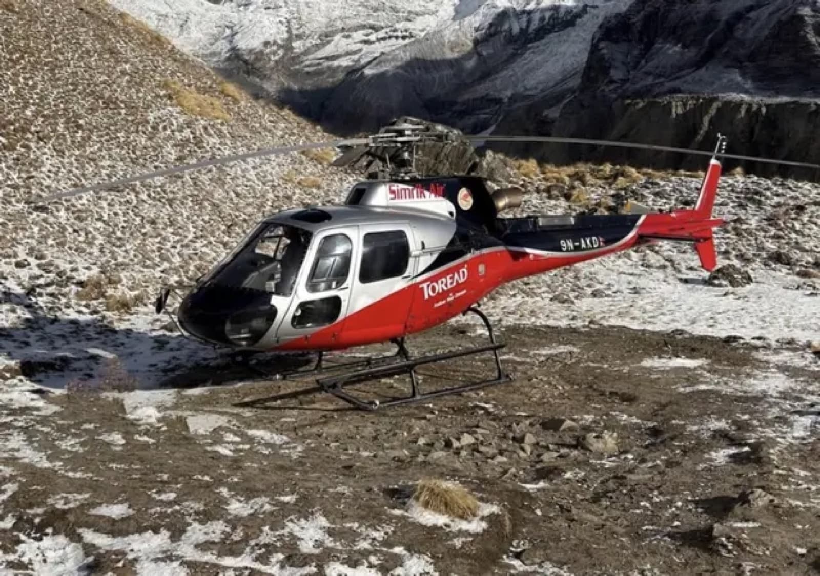 Annapurna Base Camp Helicopter Tour photo 3